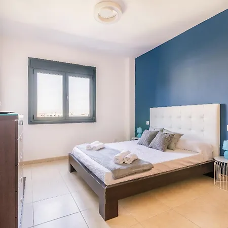 Blue & White House Apartment Vecindario (Gran Canaria)
